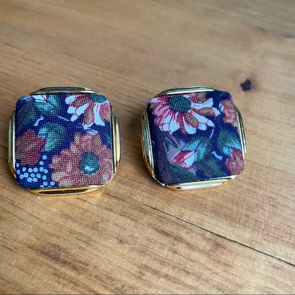 Vintage | Floral Gold-tone Fabric PiercedEarrings - Picture 7 of 7